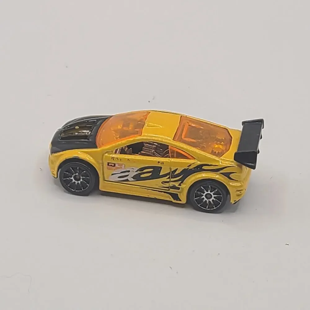 2004 ASPHALT ASSAULT JAPAN 1/64 SCALE DIECAST COLLECTOR MODEL CAR